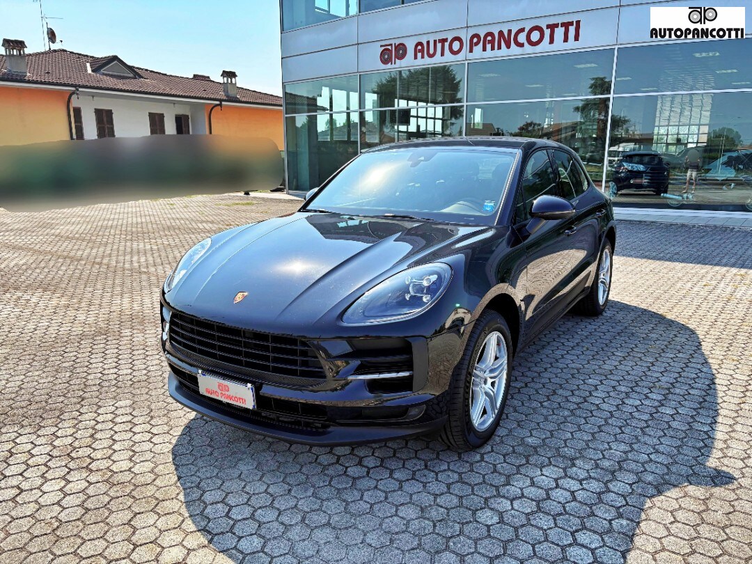 PORSCHE Macan